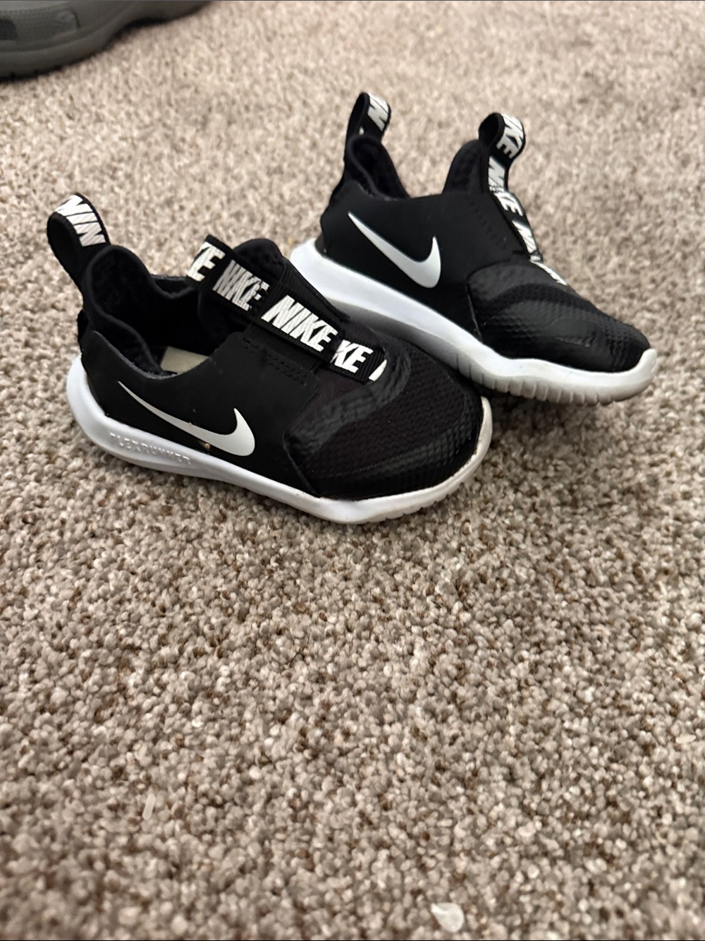 Nike Black and White Toddlers' Slip-On Sneakers